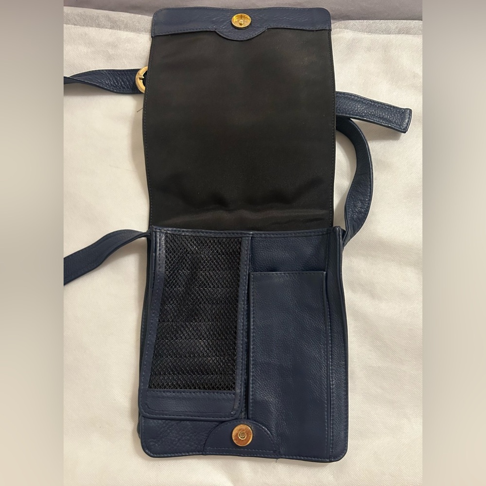 J.P. Ourse & Cie Navy Blue cross body / travel bag. Made in Bolivia